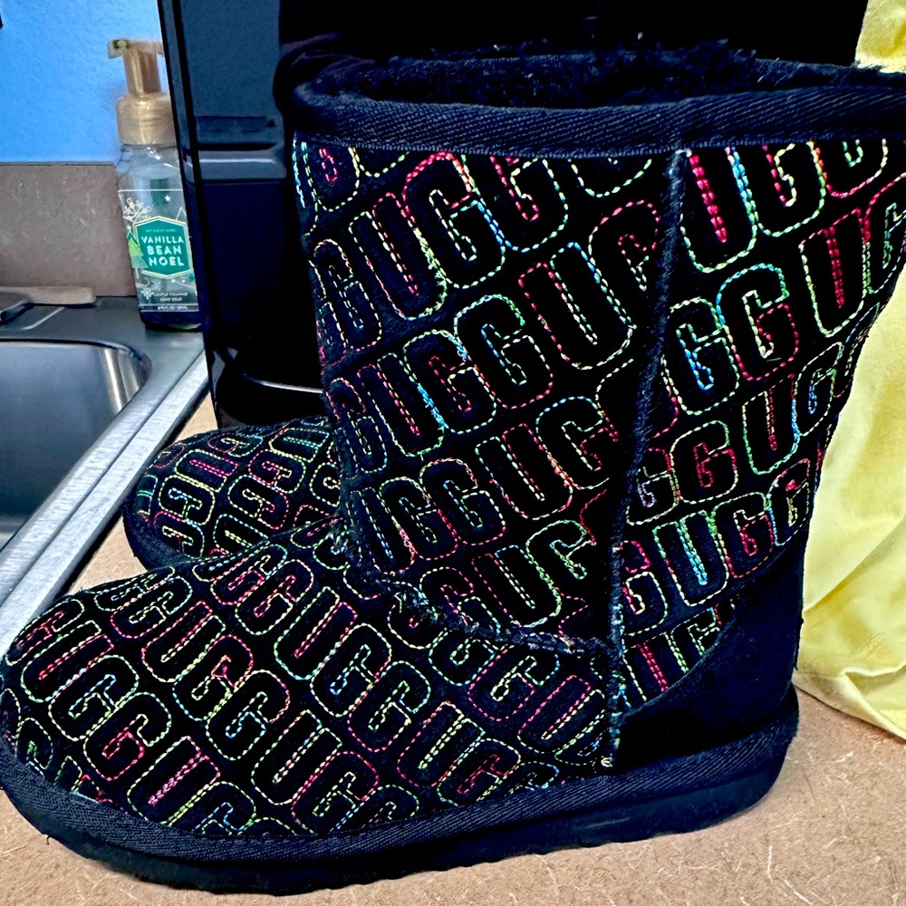 UGG kids classic short boots with logo rainbow stitching size 4Y